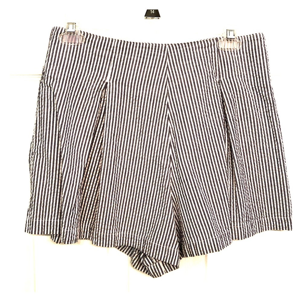 Seersucker high waisted shorts